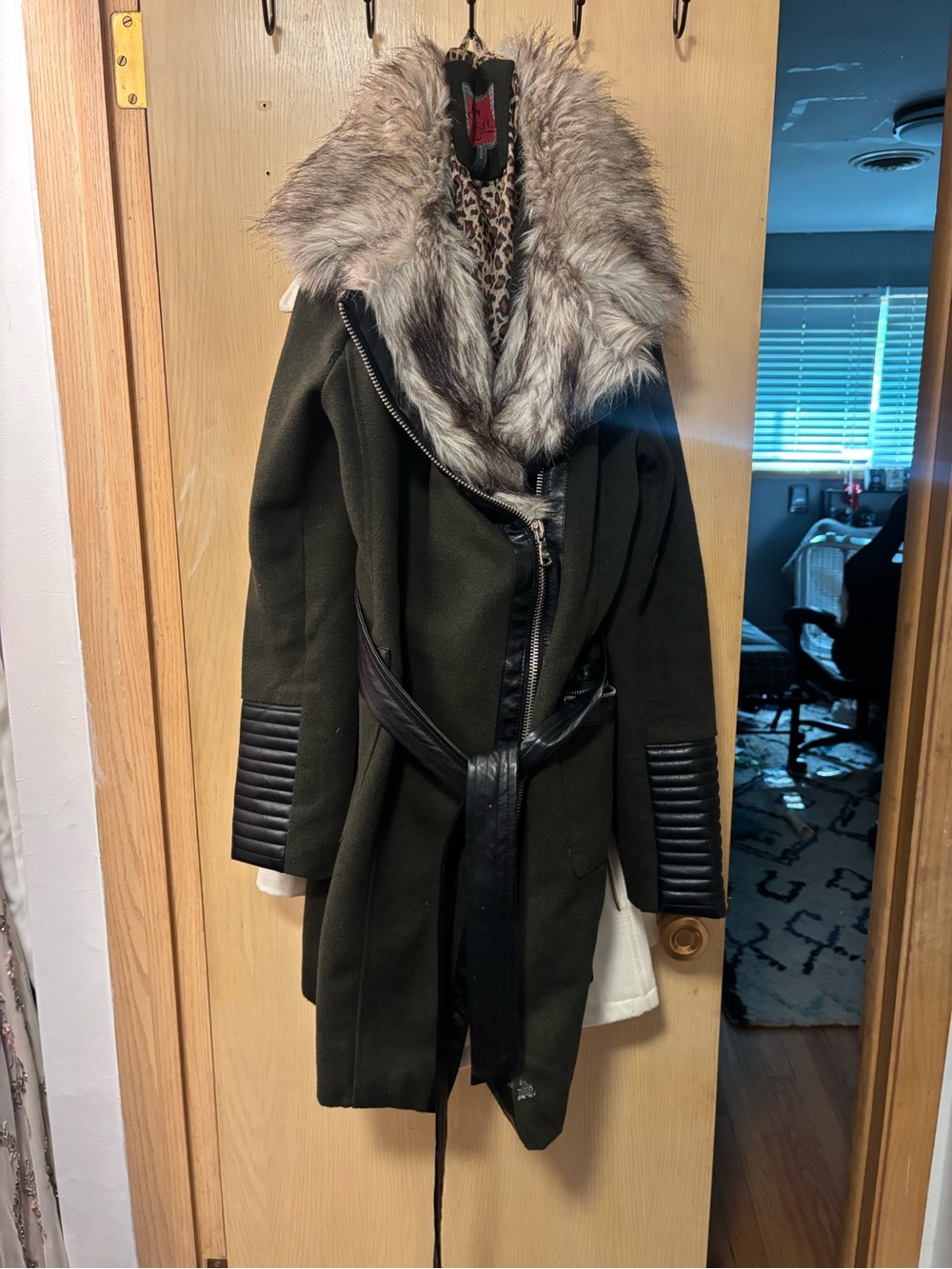 Long Faux-Fur Collar Trench Coat in Olive Green